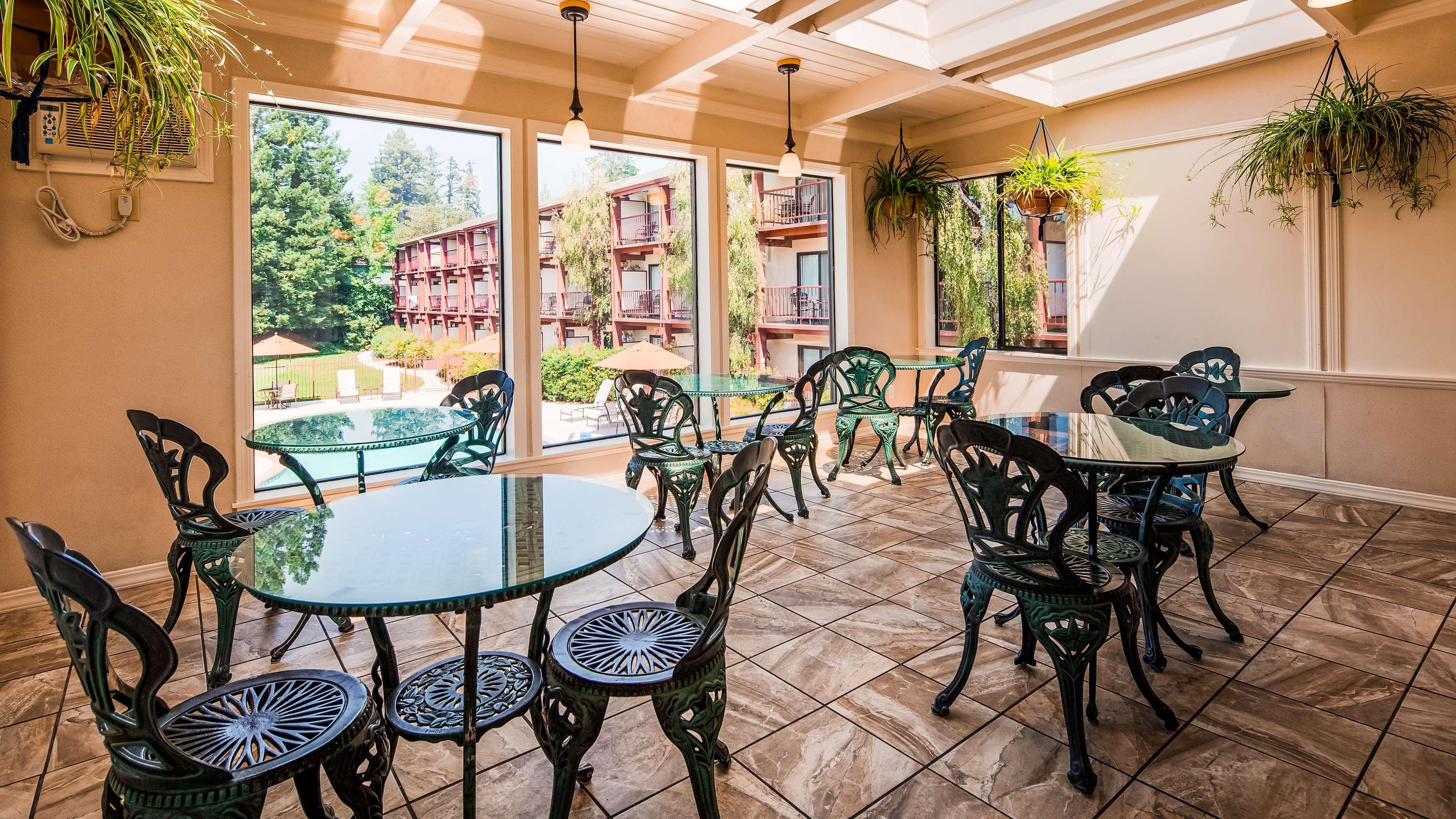 Western Humboldt House Hotel