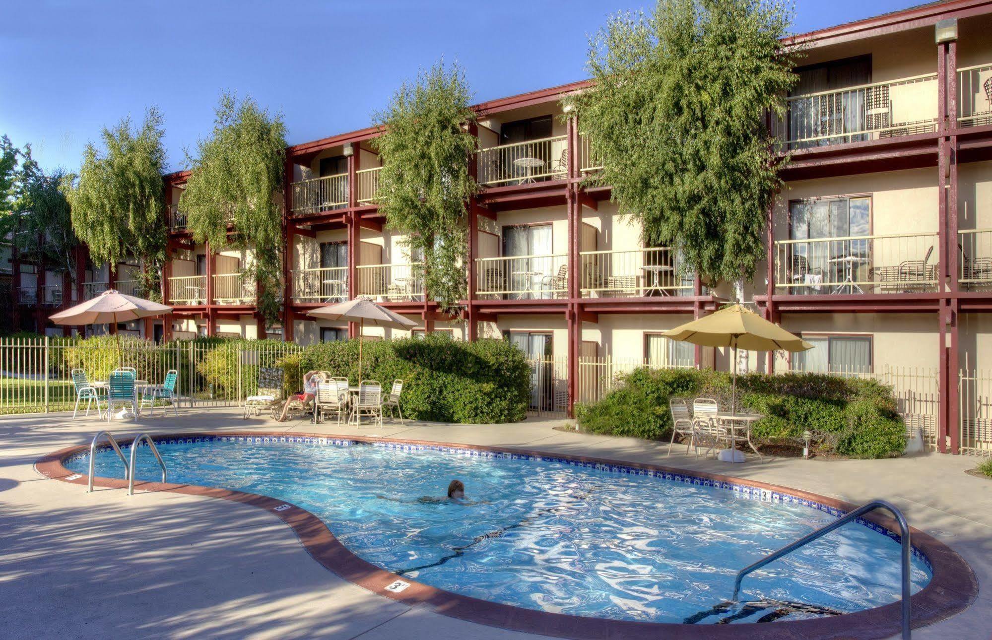Western Humboldt House Hotel 3*